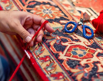 خدمات تخصصی و حرفه ای رفوی فرش در قالیشویی رضا شهر مشهد